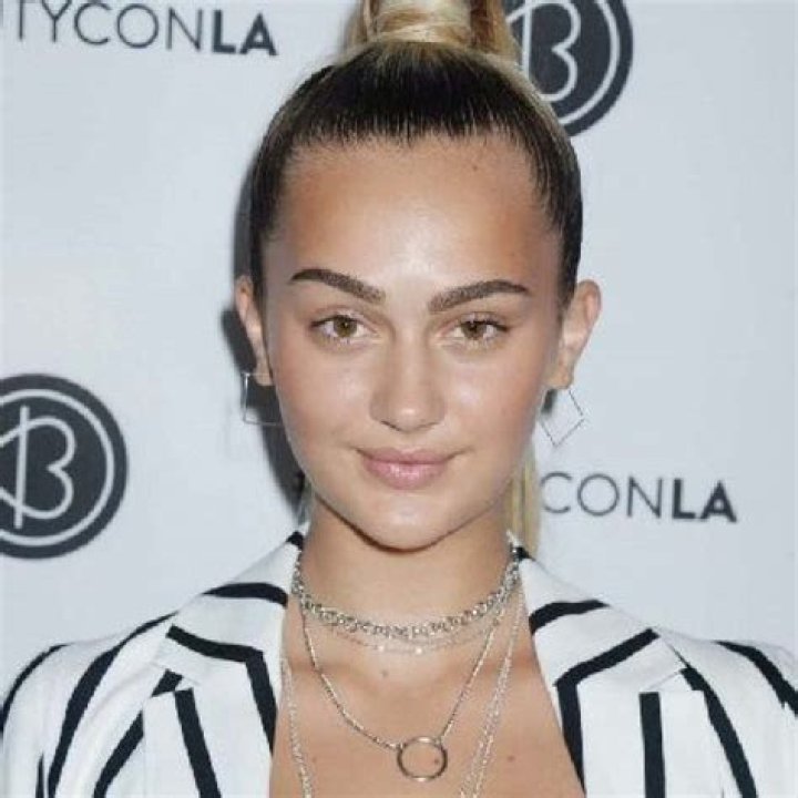 Suede Brooks Net Worth