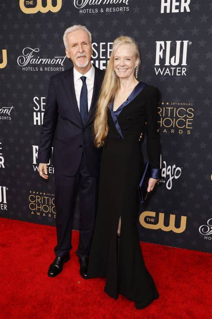 Suzy Amis Net Worth