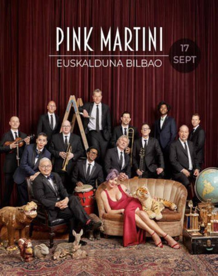 Sway by Pink Martini..... Sensual Argentine Tango.... Julia Juliati and Ronnay Dutra - sway tango music