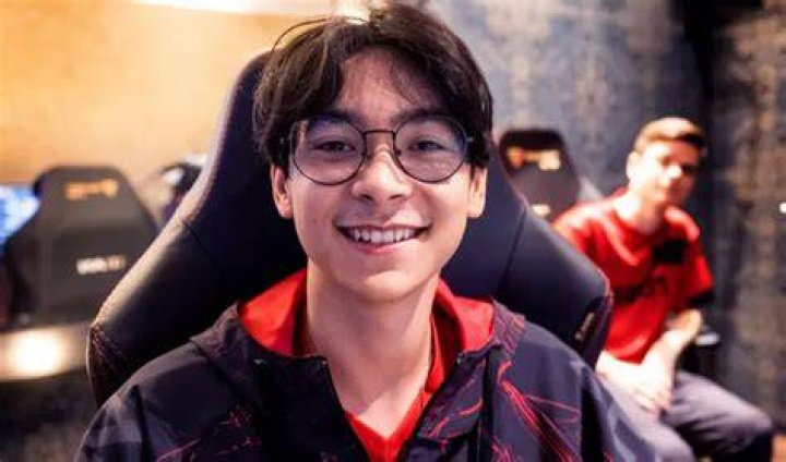 TenZ | Bio, Age, Net Worth, Profession